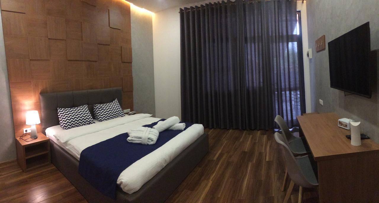 Concord Hotel Bishkek Exterior photo