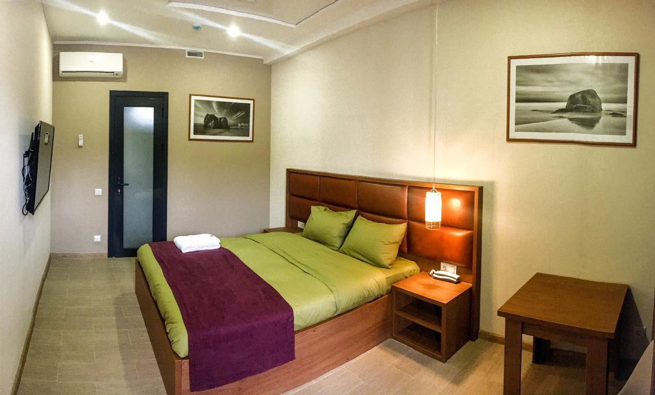 Concord Hotel Bishkek Exterior photo