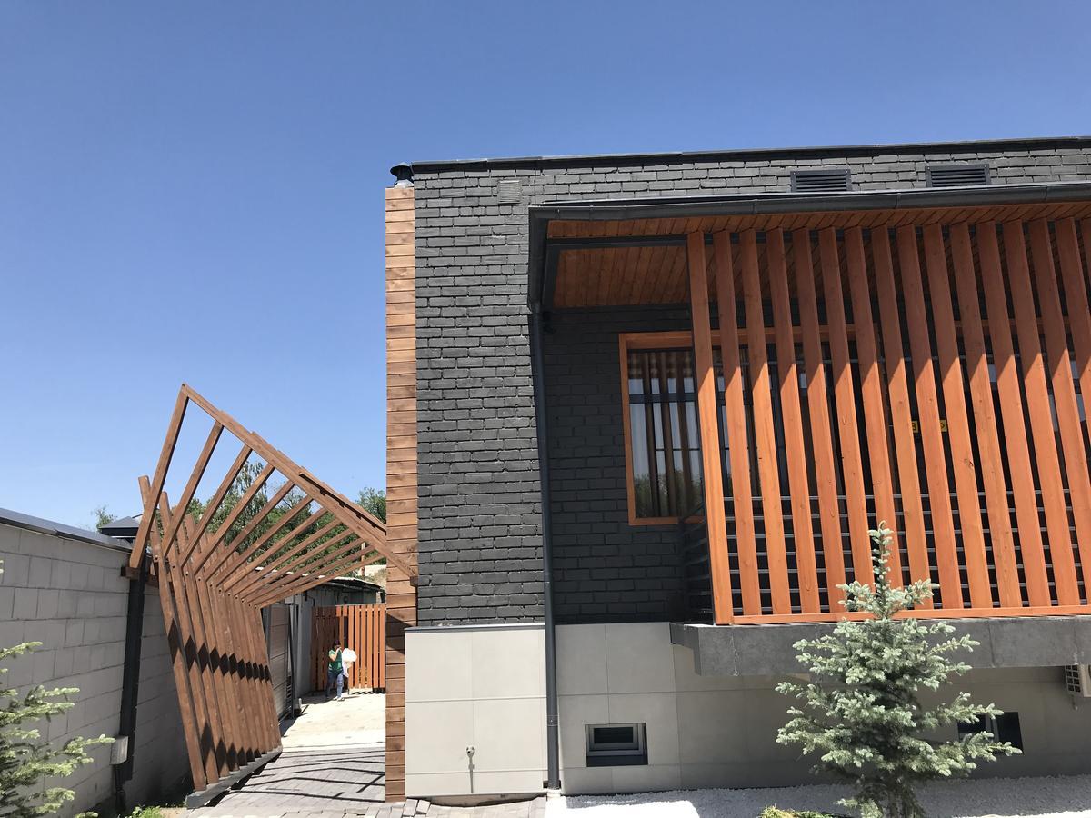 Concord Hotel Bishkek Exterior photo
